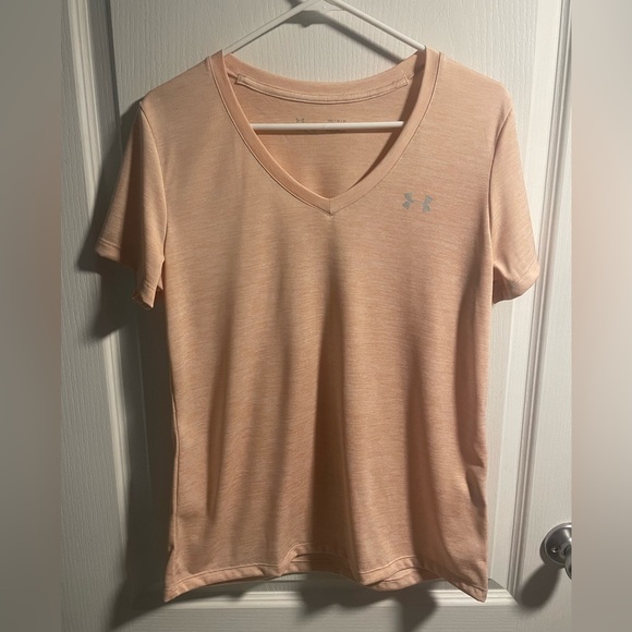 Under Armour Tops - Under Armour Women's Heather Peach V-Neck Lightweight Heat Gear Loose Fit Top, M